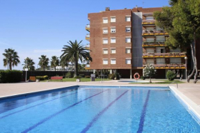 AT053 Els Pins, primera línea con piscina, airco